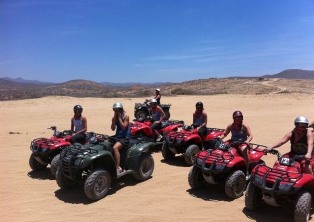  Passeio de quadriciclo 